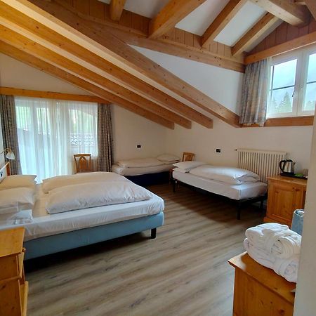 Hotel Valacia Pozza di Fassa Eksteriør bilde