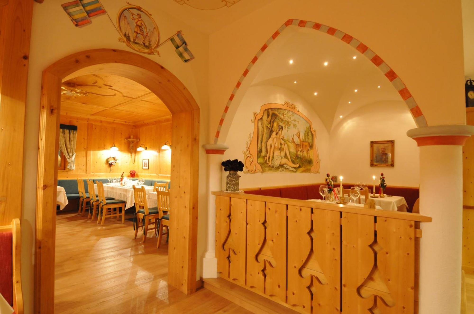 Hotel Valacia Pozza di Fassa Eksteriør bilde