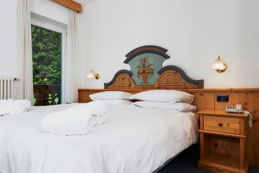 Hotel Valacia Pozza di Fassa Eksteriør bilde