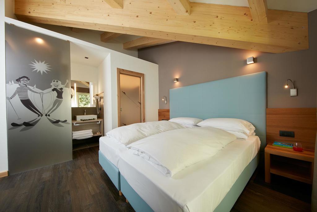 Hotel Valacia Pozza di Fassa Rom bilde