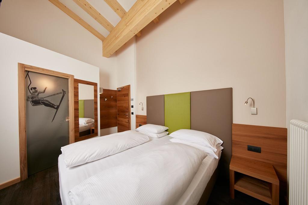 Hotel Valacia Pozza di Fassa Rom bilde