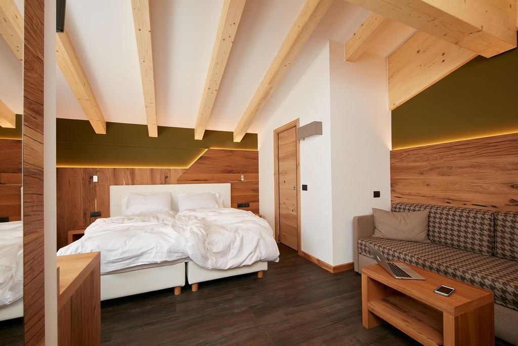 Hotel Valacia Pozza di Fassa Rom bilde